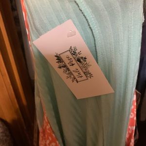 NWT boutique shirt. Super stretchy!